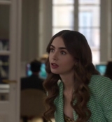 Emily_in_Paris_S02E04_WEBRip_x264-ION10_0348.jpg