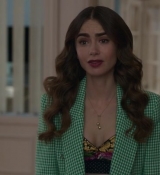 Emily_in_Paris_S02E04_WEBRip_x264-ION10_0365.jpg