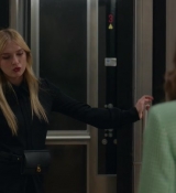 Emily_in_Paris_S02E04_WEBRip_x264-ION10_0369.jpg