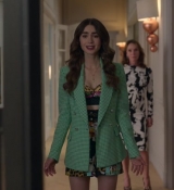 Emily_in_Paris_S02E04_WEBRip_x264-ION10_0374.jpg