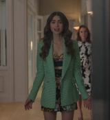 Emily_in_Paris_S02E04_WEBRip_x264-ION10_0375.jpg