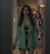 Emily_in_Paris_S02E04_WEBRip_x264-ION10_0379.jpg