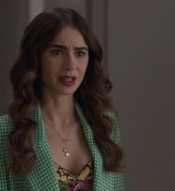 Emily_in_Paris_S02E04_WEBRip_x264-ION10_0392.jpg