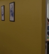Emily_in_Paris_S02E04_WEBRip_x264-ION10_0414.jpg
