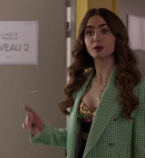Emily_in_Paris_S02E04_WEBRip_x264-ION10_0426.jpg