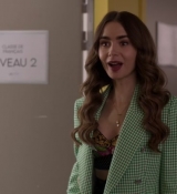 Emily_in_Paris_S02E04_WEBRip_x264-ION10_0435.jpg