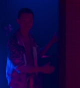 Emily_in_Paris_S02E04_WEBRip_x264-ION10_0561.jpg
