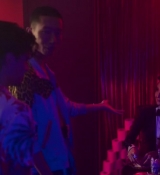 Emily_in_Paris_S02E04_WEBRip_x264-ION10_0567.jpg