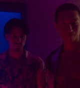 Emily_in_Paris_S02E04_WEBRip_x264-ION10_0591.jpg