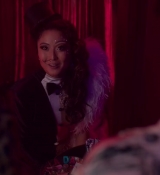 Emily_in_Paris_S02E04_WEBRip_x264-ION10_0602.jpg