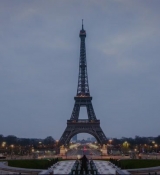 Emily_in_Paris_S02E04_WEBRip_x264-ION10_0668.jpg