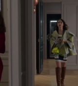 Emily_in_Paris_S02E04_WEBRip_x264-ION10_0677.jpg