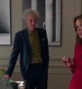 Emily_in_Paris_S02E04_WEBRip_x264-ION10_0723.jpg