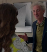Emily_in_Paris_S02E04_WEBRip_x264-ION10_0750.jpg