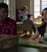 Emily_in_Paris_S02E04_WEBRip_x264-ION10_0841.jpg