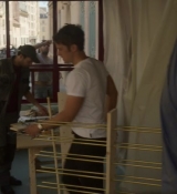 Emily_in_Paris_S02E04_WEBRip_x264-ION10_0895.jpg