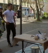 Emily_in_Paris_S02E04_WEBRip_x264-ION10_0913.jpg