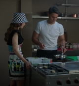 Emily_in_Paris_S02E04_WEBRip_x264-ION10_1056.jpg