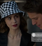 Emily_in_Paris_S02E04_WEBRip_x264-ION10_1107.jpg