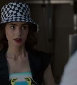 Emily_in_Paris_S02E04_WEBRip_x264-ION10_1170.jpg