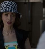 Emily_in_Paris_S02E04_WEBRip_x264-ION10_1172.jpg