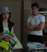 Emily_in_Paris_S02E04_WEBRip_x264-ION10_1189.jpg