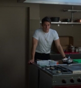 Emily_in_Paris_S02E04_WEBRip_x264-ION10_1196.jpg