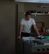 Emily_in_Paris_S02E04_WEBRip_x264-ION10_1197.jpg