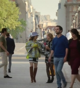 Emily_in_Paris_S02E04_WEBRip_x264-ION10_1206.jpg