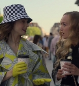 Emily_in_Paris_S02E04_WEBRip_x264-ION10_1229.jpg