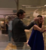 Emily_in_Paris_S02E04_WEBRip_x264-ION10_1264.jpg