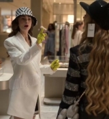 Emily_in_Paris_S02E04_WEBRip_x264-ION10_1292.jpg