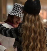 Emily_in_Paris_S02E04_WEBRip_x264-ION10_1320.jpg