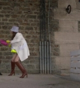 Emily_in_Paris_S02E04_WEBRip_x264-ION10_1392.jpg