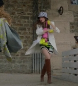Emily_in_Paris_S02E04_WEBRip_x264-ION10_1400.jpg