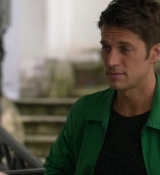 Emily_in_Paris_S02E04_WEBRip_x264-ION10_1490.jpg