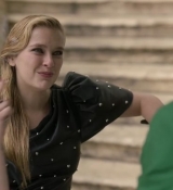 Emily_in_Paris_S02E04_WEBRip_x264-ION10_1498.jpg