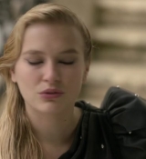 Emily_in_Paris_S02E04_WEBRip_x264-ION10_1507.jpg