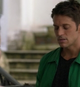 Emily_in_Paris_S02E04_WEBRip_x264-ION10_1518.jpg