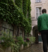 Emily_in_Paris_S02E04_WEBRip_x264-ION10_1563.jpg