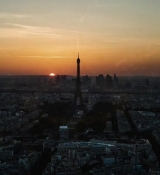 Emily_in_Paris_S02E04_WEBRip_x264-ION10_1574.jpg