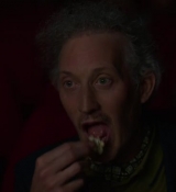 Emily_in_Paris_S02E04_WEBRip_x264-ION10_1658.jpg
