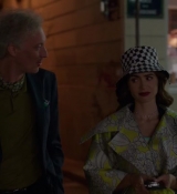 Emily_in_Paris_S02E04_WEBRip_x264-ION10_1749.jpg