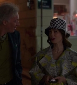 Emily_in_Paris_S02E04_WEBRip_x264-ION10_1751.jpg