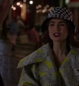Emily_in_Paris_S02E04_WEBRip_x264-ION10_1766.jpg