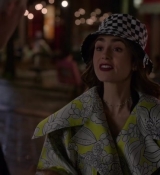 Emily_in_Paris_S02E04_WEBRip_x264-ION10_1768.jpg