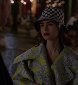 Emily_in_Paris_S02E04_WEBRip_x264-ION10_1792.jpg
