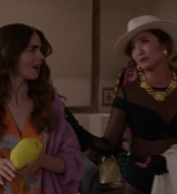 Emily_in_Paris_S02E04_WEBRip_x264-ION10_1909.jpg