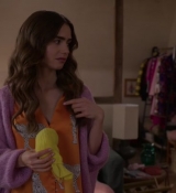 Emily_in_Paris_S02E04_WEBRip_x264-ION10_1918.jpg