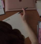 Emily_in_Paris_S02E04_WEBRip_x264-ION10_1931.jpg